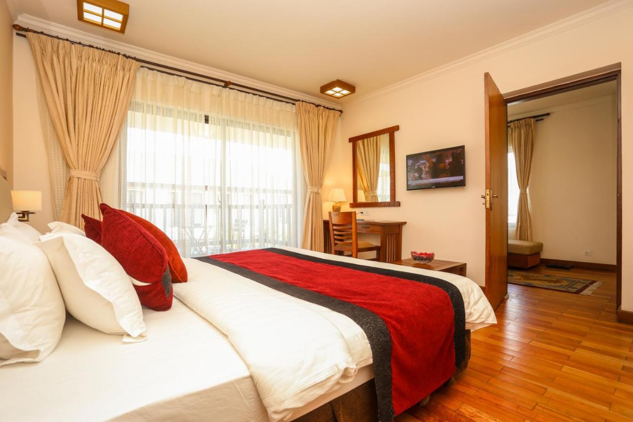 Atithi Resort & Spa Pokhara Esterno foto