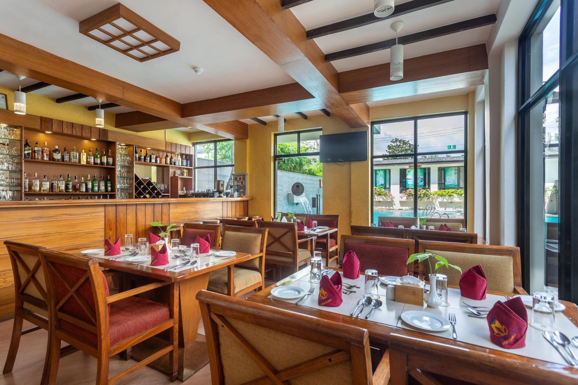Atithi Resort & Spa Pokhara Esterno foto